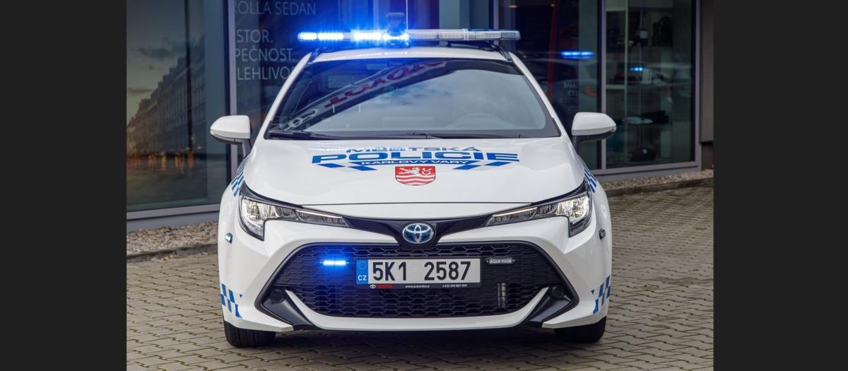 Podezření na nekalé jednání se nepotvrdilo. Muži ve vozidle pouze čekali na směnu.