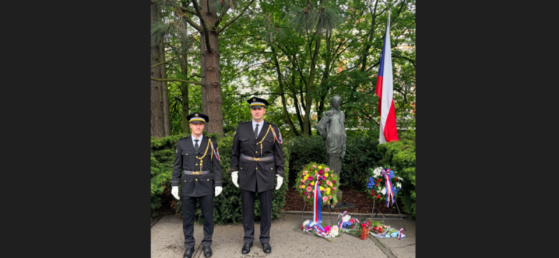 Karlovy Vary uctily Den vítězství. Pietního aktu se poprvé zúčastnila i čestná jednotka MP.