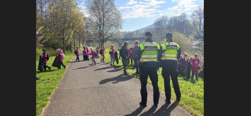 Žáci i letos vyrazili čistit břehy Ohře