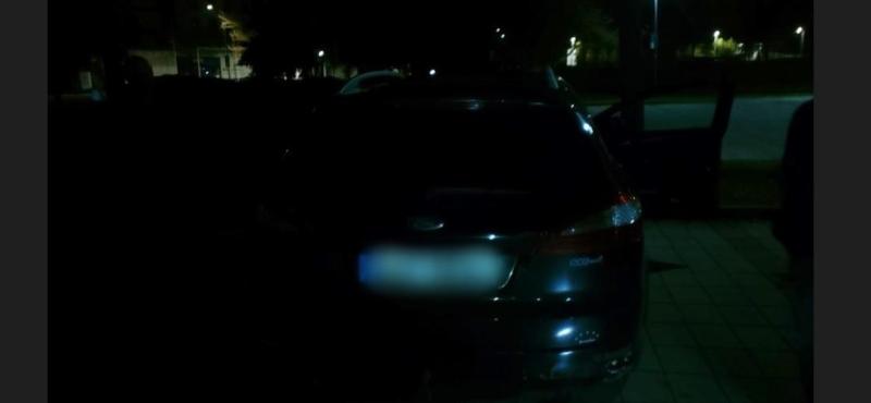 Podezření na nekalé jednání se nepotvrdilo. Muži ve vozidle pouze čekali na směnu.