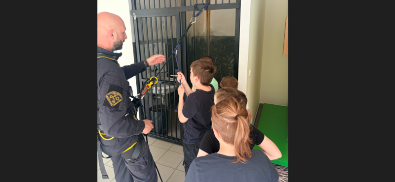 Uzly, lana a velká podívaná pro naše mladé strážníky