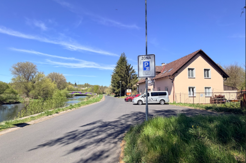 Chystáte se na Meandr? Nezapomeňte na parkovací hodiny!