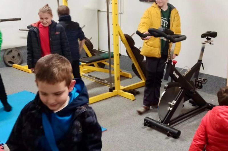 Mladí strážníci na služebně