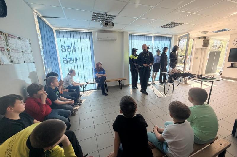 Uzly, lana a velká podívaná pro naše mladé strážníky