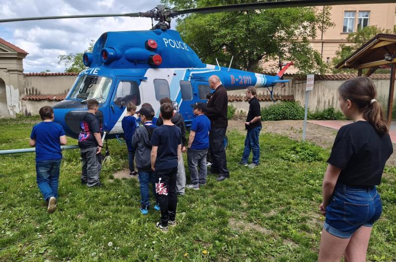 Mladí strážníci zakončili kroužek výletem do Prahy a návštěvou Muzea Policie ČR