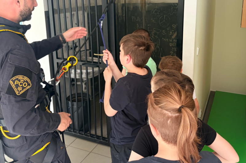 Uzly, lana a velká podívaná pro naše mladé strážníky