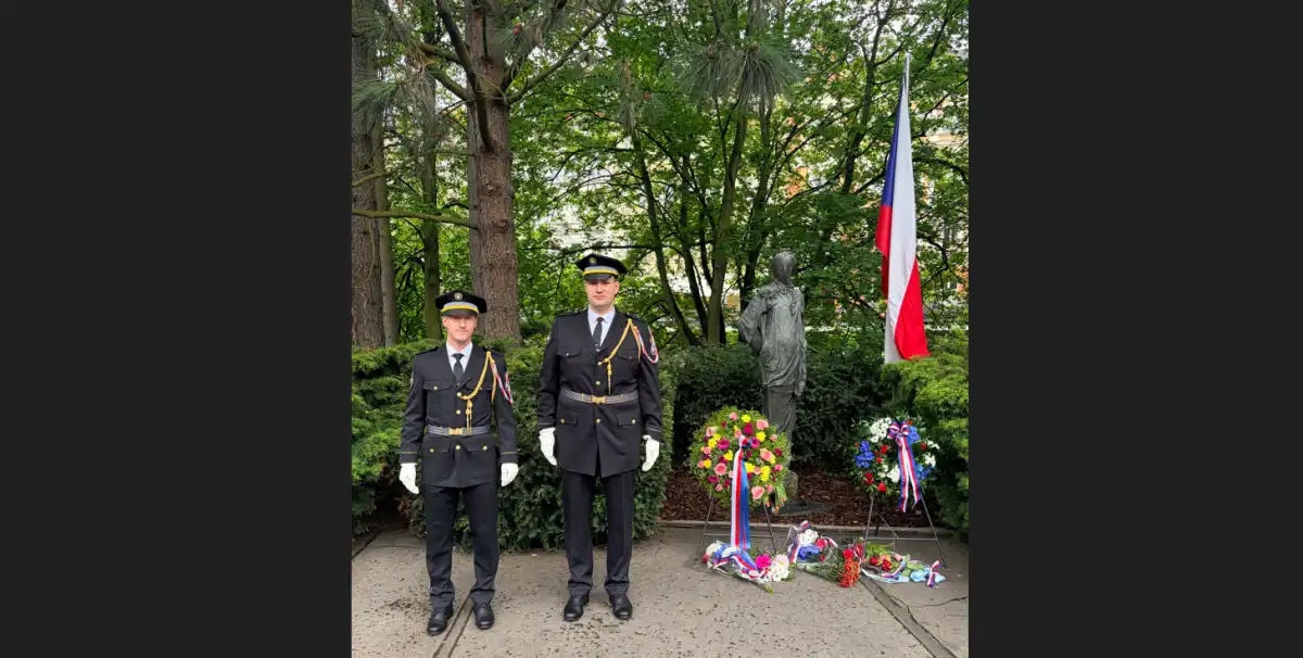 Karlovy Vary uctily Den vítězství. Pietního aktu se poprvé zúčastnila i čestná jednotka MP.