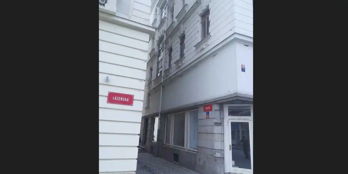 pád ženy