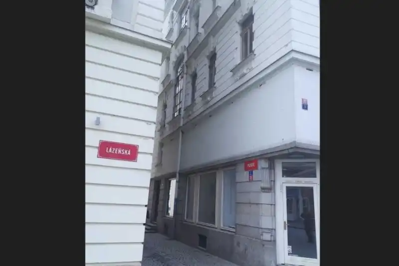 pád ženy