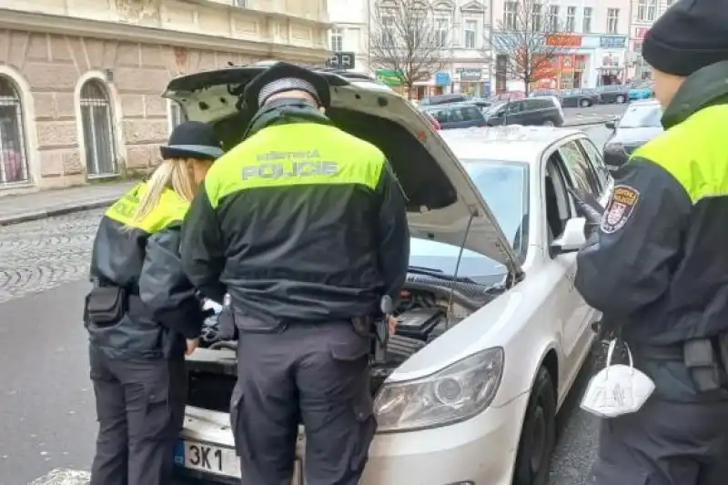 Řidiče stále trápí ranní mrazy