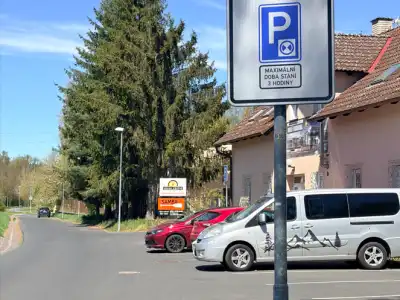 Chystáte se na Meandr? Nezapomeňte na parkovací hodiny!