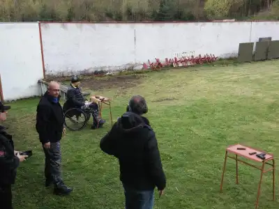 střelba na sklopné figury