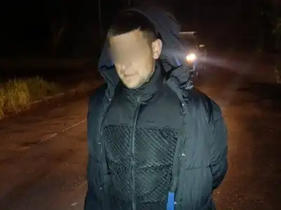 utíkal před strážníky