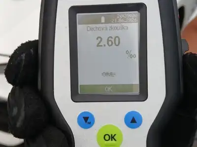 Večerní relax ve vysoké trávě měl nečekanou dohru