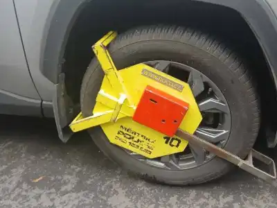 Špatně parkoval, skončil u Cizinecké policie