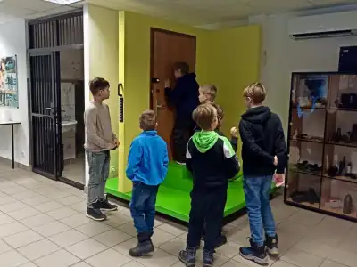mladý strážník