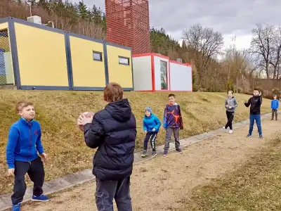 mladý strážník