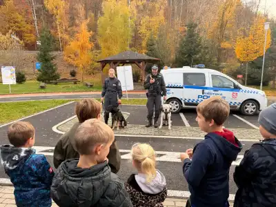 mladý strážník
