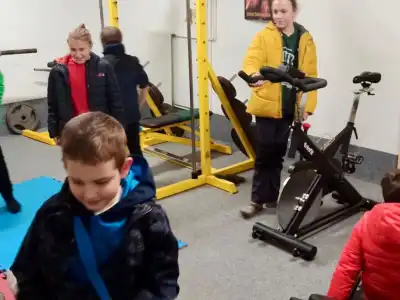 Mladí strážníci na služebně