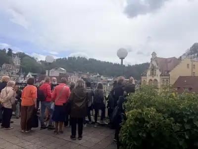 Účastníci Senior akademie se vydali za historií Karlových Varů