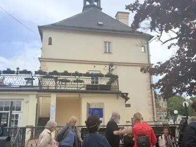 Účastníci Senior akademie se vydali za historií Karlových Varů