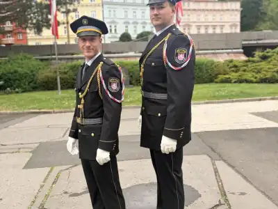 Karlovy Vary uctily Den vítězství. Pietního aktu se poprvé zúčastnila i čestná jednotka MP.