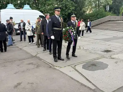 Karlovy Vary uctily Den vítězství. Pietního aktu se poprvé zúčastnila i čestná jednotka MP.