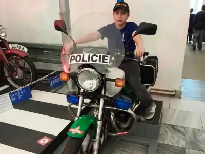Mladí strážníci zakončili kroužek výletem do Prahy a návštěvou Muzea Policie ČR
