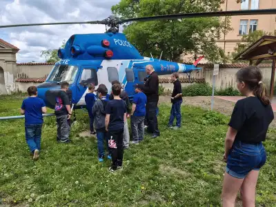 Mladí strážníci zakončili kroužek výletem do Prahy a návštěvou Muzea Policie ČR